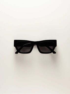 VEHLA Finn Sunglasses - Black/Smoke